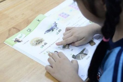 Viết sách vì học sinh