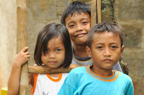 'Mẹ thấp vậy thì làm sao con có thể cao?'