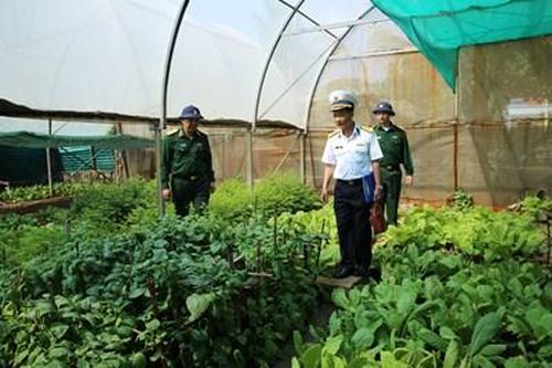 Đoàn công tác Bộ Tổng Tham mưu thăm, kiểm tra tại huyện đảo Trường Sa và nhà giàn DK1