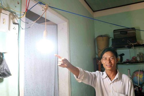 Canh Liên bừng sáng