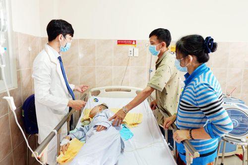 Nữ sinh lớp 12 bị đột quỵ sau khi đi học về