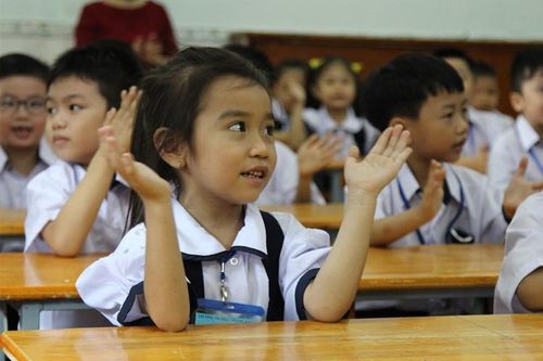 Phụ huynh băn khoăn chọn trường cho con vào lớp 1