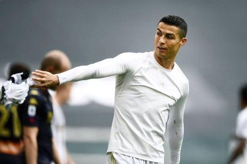 Ronaldo nổi cơn 'tam bành' vì 'tịt ngòi' trong chiến thắng của Juventus