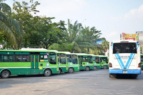 Vì sao xe bus TP HCM ngày càng vắng khách?