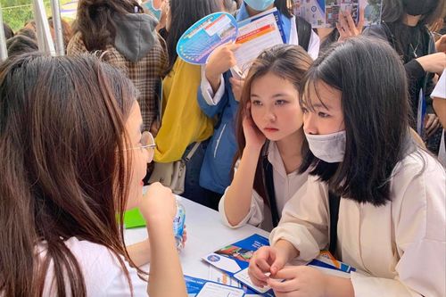 Ngành đầu ra tốt vẫn khó tuyển sinh: Nghịch lý