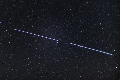 Mỹ cảnh báo khả năng va chạm giữa các vệ tinh của OneWeb và SpaceX