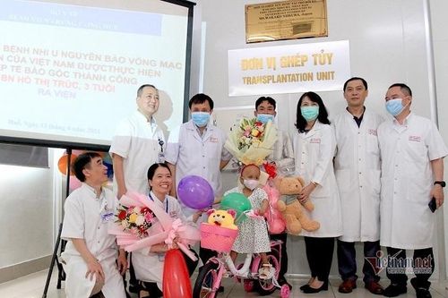 Bệnh nhi đầu tiên mắc u nguyên bào võng mạc được chữa khỏi