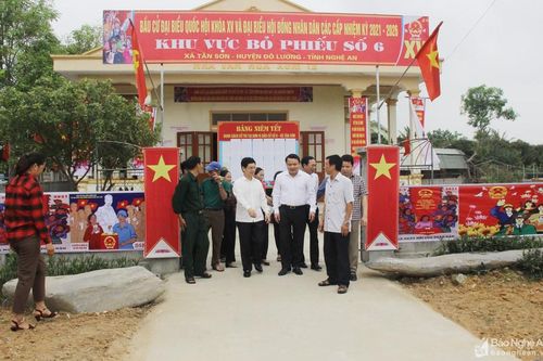 Chủ tịch HĐND tỉnh kiểm tra công tác chuẩn bị bầu cử tại Đô Lương