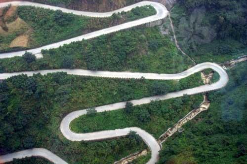 Thót tim khi đi trên những con đường nguy hiểm nhất hành tinh