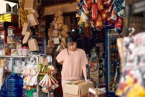 'Nhà 3 đời' bán tạp hóa mới gặp thời 'lột xác'