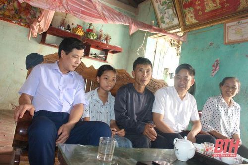 Tiếp nhận thông tin trên Báo Thanh Hóa, nhiều đơn vị, cá nhân nhận tài trợ phẫu thuật cho bé Hà Linh