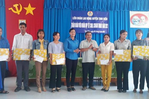 Các cấp công đoàn An Giang chúc Tết đoàn viên dân tộc thiểu số Khmer nhân dịp Tết cổ truyền Chôl Chnăm Thmây
