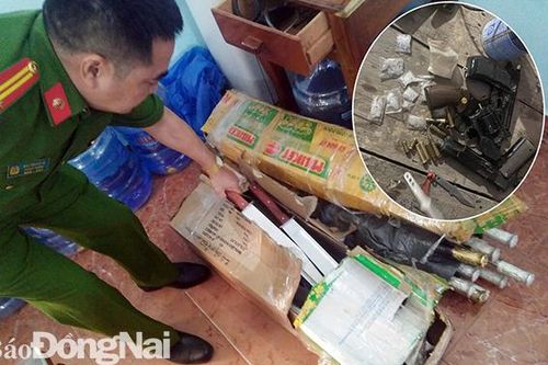 Bắt đối tượng ma túy, phát hiện 'kho' hung khí nóng