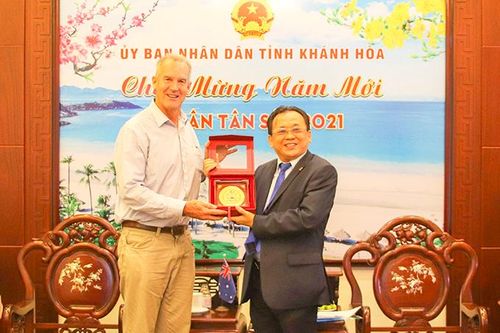 Lãnh đạo tỉnh Khánh Hòa tiếp xã giao Phó Đại sứ Úc tại Việt Nam