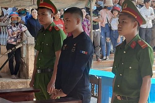Lĩnh án 6 năm 6 tháng tù vì tàng trữ trái phép chất ma túy