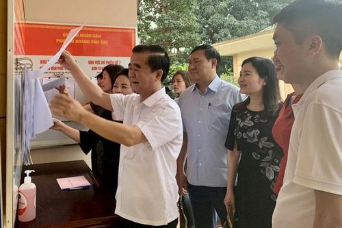 Thảo luận các kế hoạch và phân công nhiệm vụ cho thành viên