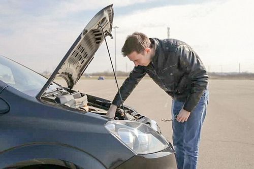 Áp suất dầu động cơ ở mức thấp/cao là do đâu?