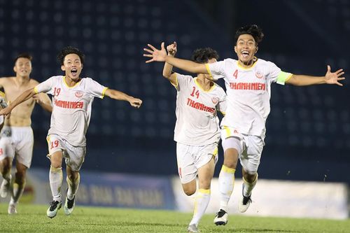 Thắng U19 SLNA, U19 Học viện Nutifood vào chung kết U19 Quốc gia