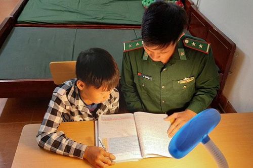 Sợi dây gắn bó giữa chiến sĩ với đồng bào biên giới