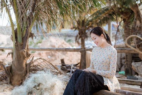 Sao Mai Huyền Trang phát hành MV 'Anh có về Quảng Bình cùng em'