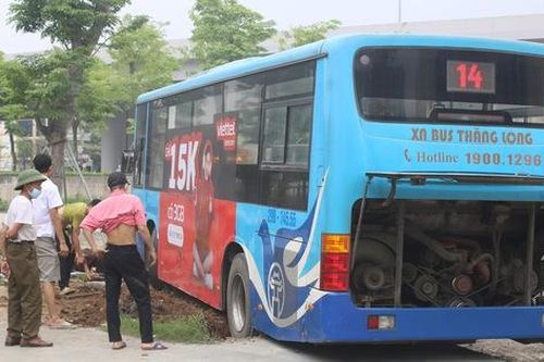Xe buýt chạy ẩu, nỗi ám ảnh của người tham gia giao thông