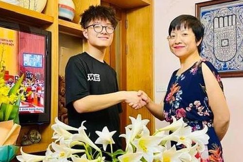 MC Thảo Vân: Nuôi con là một hành trình đầy vất vả,dù một mình hay mấy mình