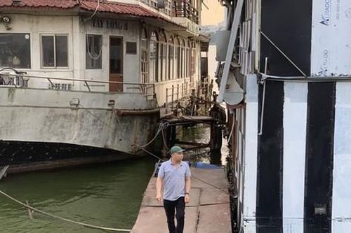 Hà Nội: Đột nhập 'nghĩa địa' du thuyền, nhà hàng nổi tiền tỷ trên hồ Tây