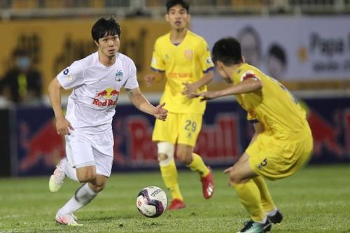V-League 2021 vòng 9: HAGL đã hay lại còn may