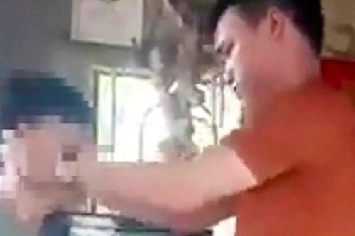 Bắt chước 'thần y' Võ Hoàng Yên chữa câm điếc: Nam sinh trường nhạc bị triệu tập