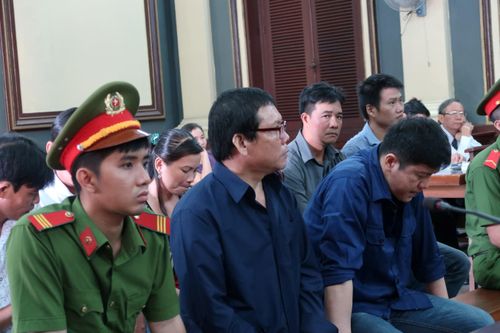 Cựu cảnh sát giao thông nhận hối lộ 1,2 tỷ trong vụ logo 'xe vua'