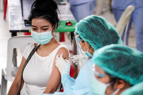 Người Việt ở Thái 'chưa từng thấy Covid-19 đến gần như vậy'