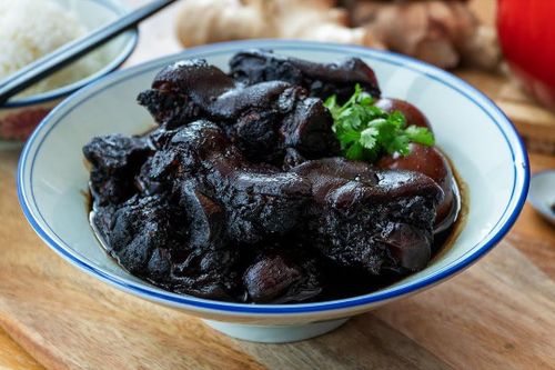 Cách làm giò heo hầm giấm đen thịt mềm