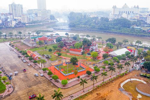 Ngôi đền nằm sát biên giới Việt - Trung