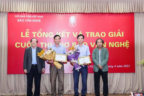 Bạn đọc vẫn còn quan tâm là điều may mắn cho văn học