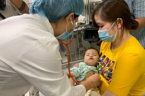 Số ca mắc tay chân miệng tại Bệnh viện Nhi Trung ương tăng 6 lần