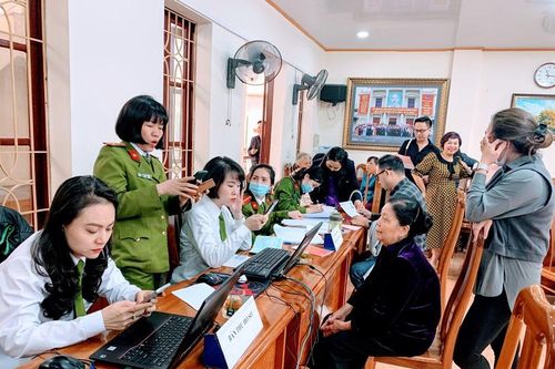 Kiên quyết xử lý sai phạm trong cấp căn cước công dân