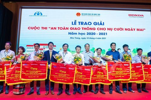 Học sinh Lào Cai đạt giải cao thi an toàn giao thông và thi thiết kế đồ họa