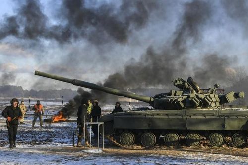 Nga-Mỹ điện đàm, Ukraine tập trận gần biên giới Crimea