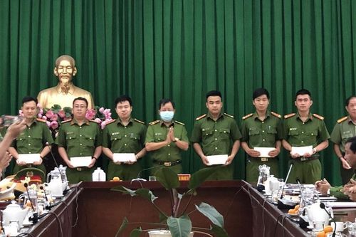 Nhiều công an, 'hiệp sĩ' đường phố bị thương, phơi nhiễm HIV khi bắt tội phạm