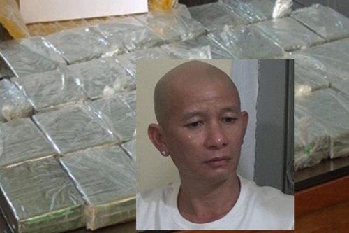 Vác đao dài 80cm, mang 30 bánh heroin đi tiêu thụ