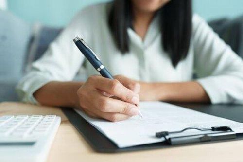 Cô gái lập di chúc để toàn bộ tiền tiết kiệm cho tình đầu