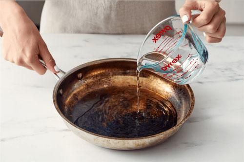 Cứ dùng nồi inox kiểu này bảo sao nồi nhanh hỏng, nhiễm chất độc vào món ăn