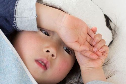 Gợi ý mẹo hay để tránh bị ốm khi trời mưa phùn, nồm ẩm