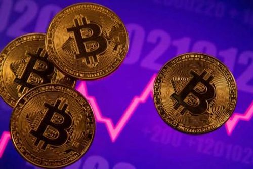 Bitcoin thiết lập kỷ lục mới về giá băng băng tiến về mốc 70.000 USD