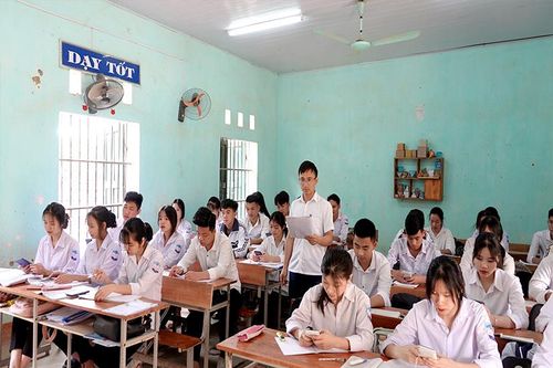 Tổ chức ôn tập cho học sinh lớp 12 nghiêm túc, chất lượng