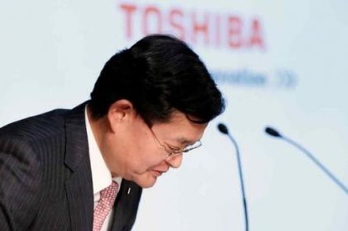 CEO Toshiba bất ngờ xin từ chức
