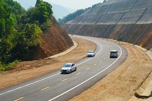Nhiều gói thầu của dự án cao tốc Bắc-Nam bị chậm tiến độ