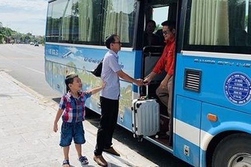 Đưa xe buýt vào phục vụ hành khách ở sân bay