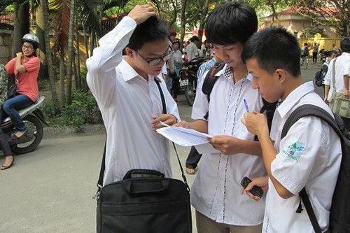 Đề thi vào lớp 10 THPT chuyên và không chuyên tại Hà Nội có gì đặc biệt?