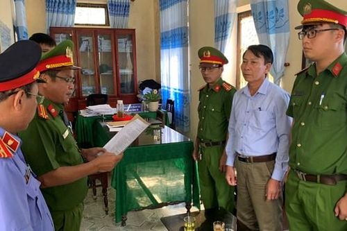 Khởi tố nguyên Chủ tịch xã tham ô gần 1 tỷ đồng tiền ngân sách